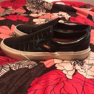 Vans: Black Alligator Print